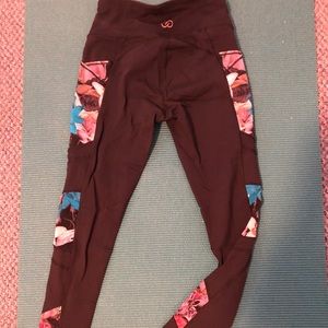 Carrie Underwood leggings